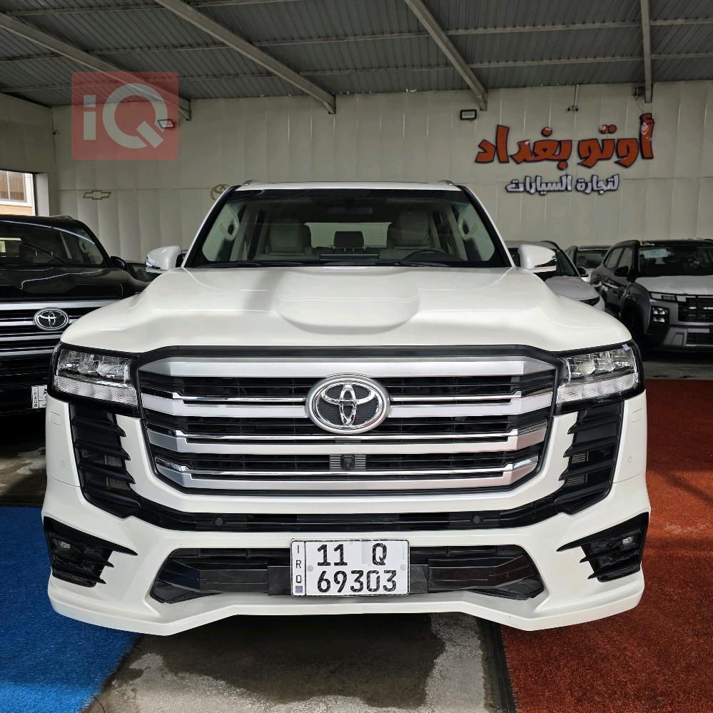 تۆیۆتا لاند کروزەر